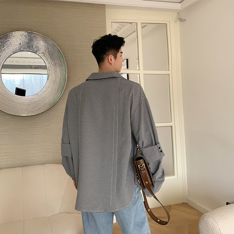 Men's shirt with thin long sleeves